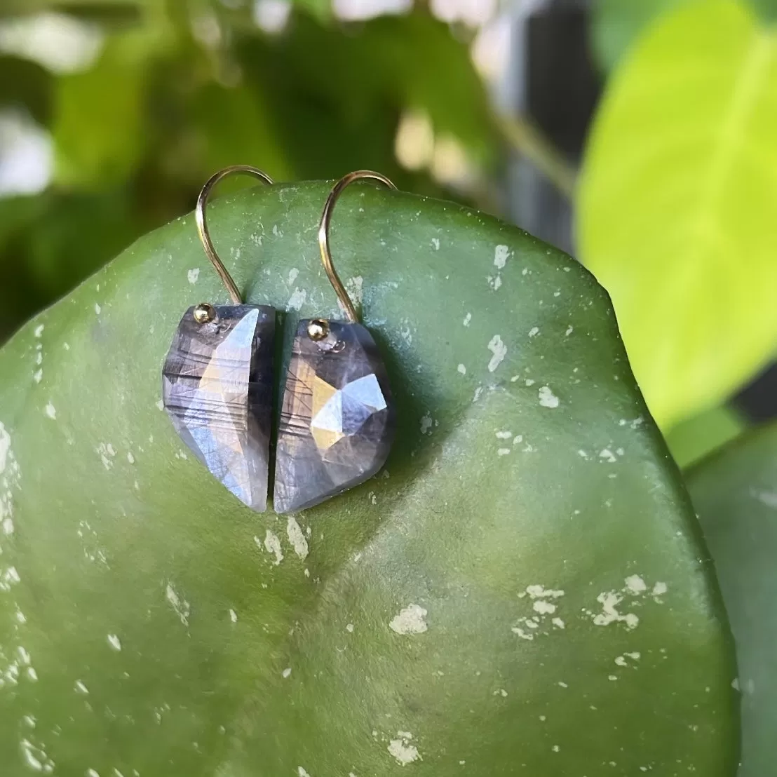 Geo gray sapphire earrings