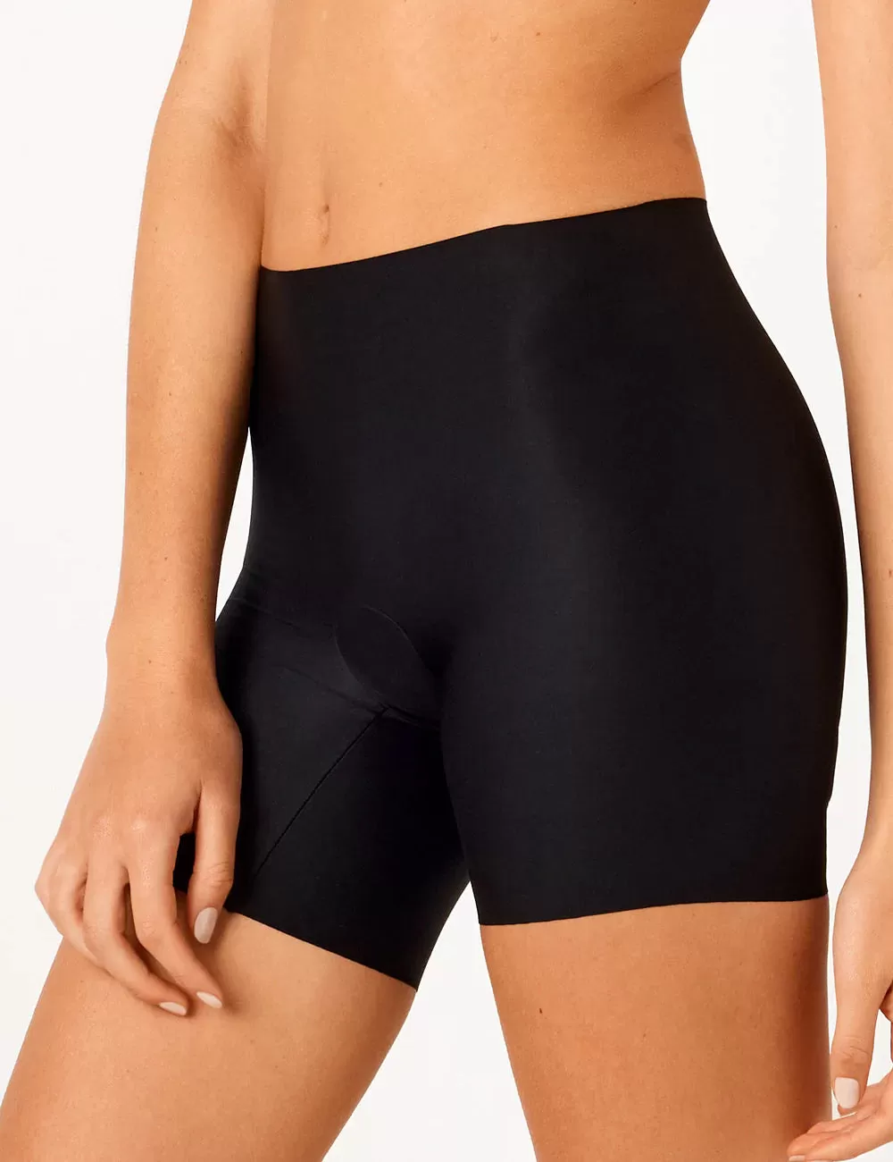 Laser Shape Waisted Mid Thigh Short (Black)