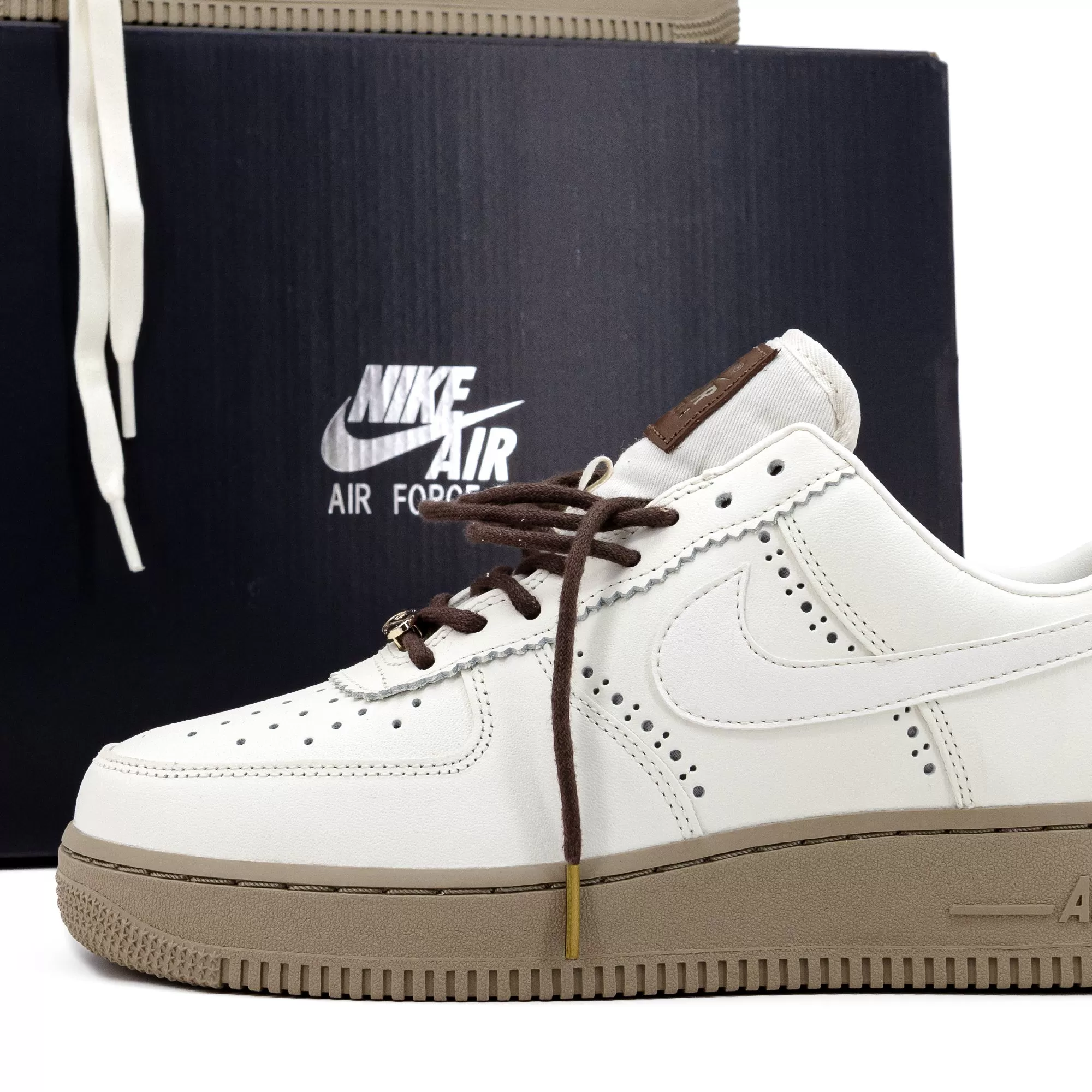 Nike Women's Air Force 1 '07 LX "Brogue" FV3700-112